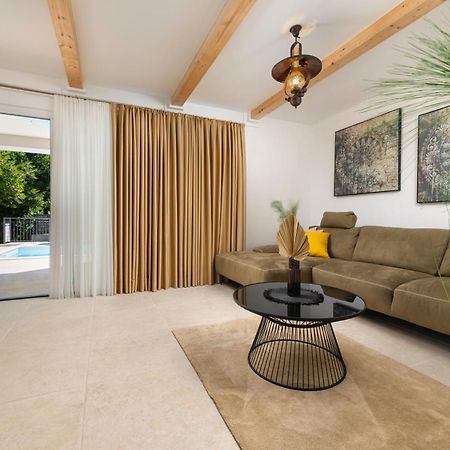 Villa Pafran With Heated Pool Krk クルク エクステリア 写真