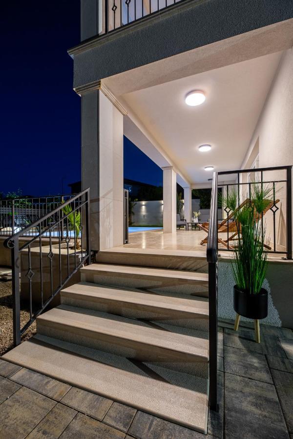 Villa Pafran With Heated Pool Krk クルク エクステリア 写真